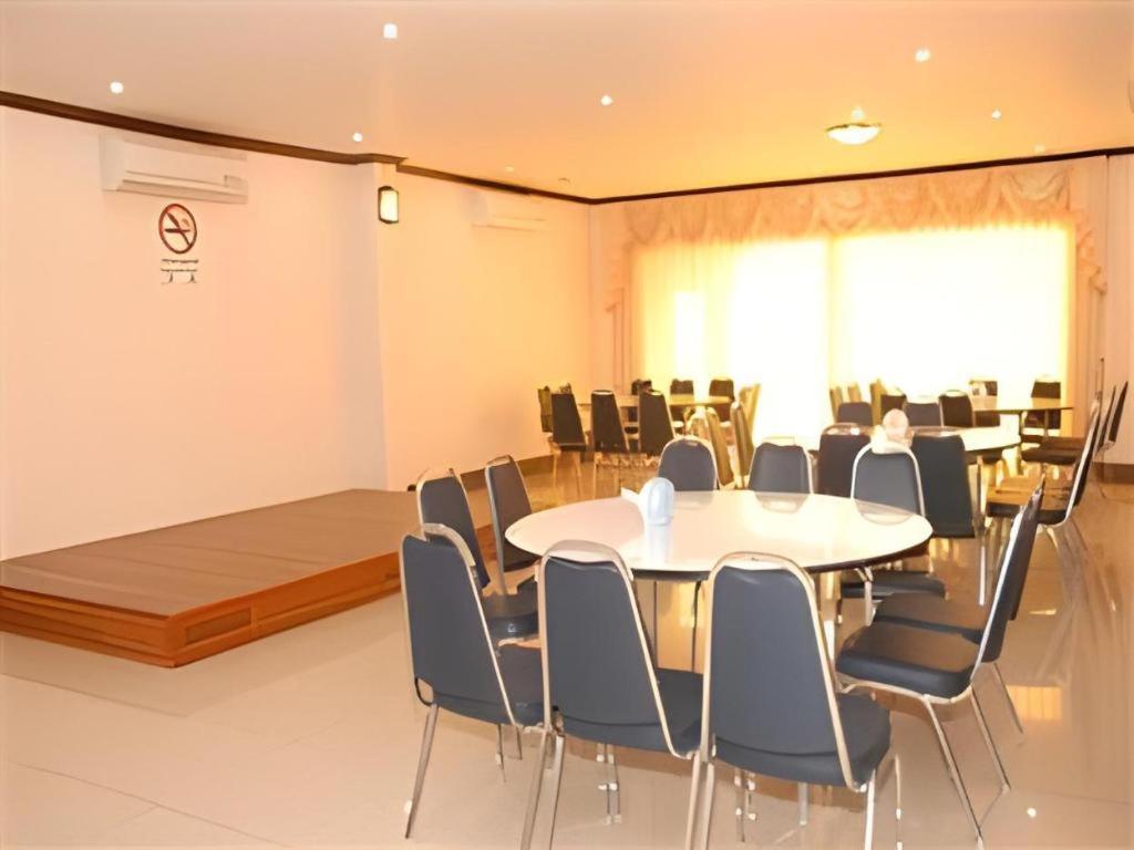 Chaleunehoung Hotel Wientian Zewnętrze zdjęcie