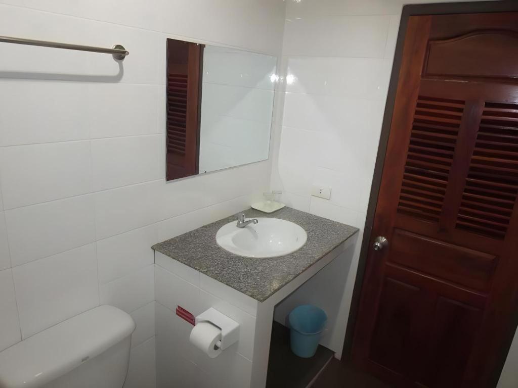 Chaleunehoung Hotel Wientian Zewnętrze zdjęcie